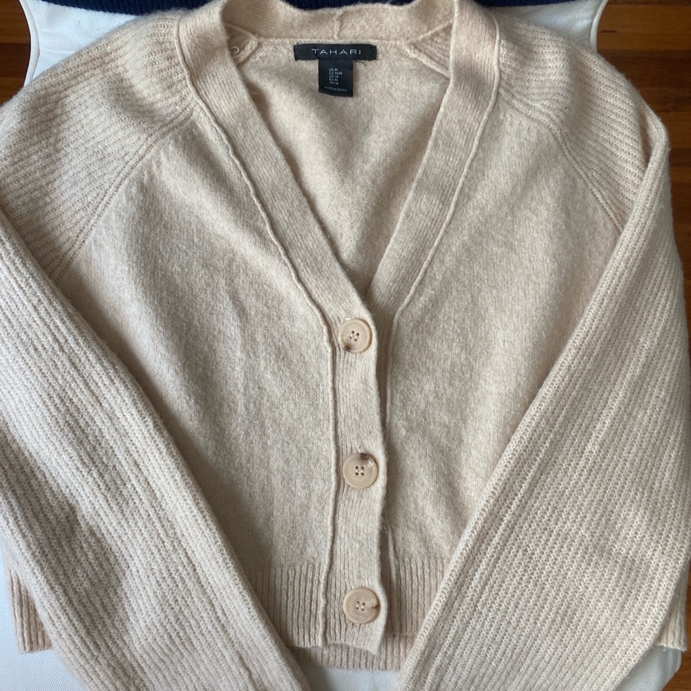 Tahari cropped camel sweater size medium great condition only worn a few times
